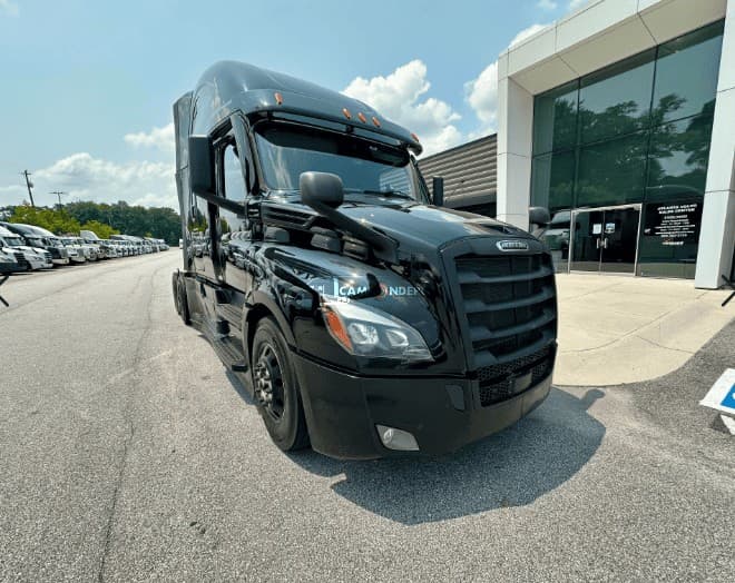 2023 Freightliner CASCADIA 126 Sleeper Trucks