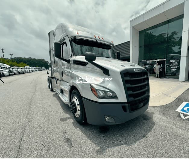 2023 Freightliner Cascadia 126 Sleeper Trucks