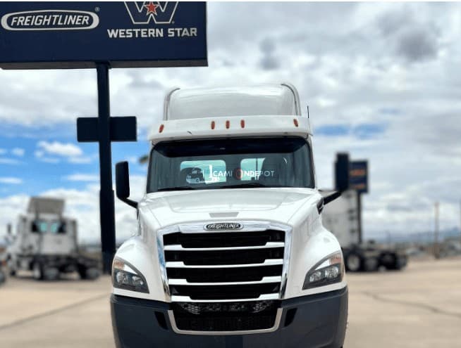 2019 Freightliner Cascadia 126 Day Cab Trucks