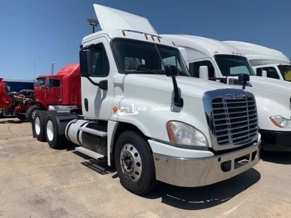 2016 Freightliner CASCADIA 125 Day Cab Trucks