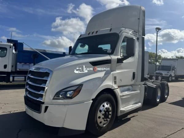 2018 Freightliner CASCADIA 126 Day Cab Trucks