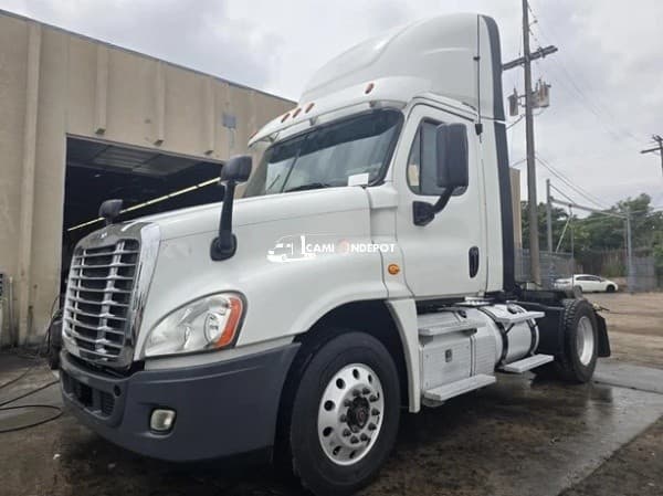 2018 Freightliner  CASCADIA 125 Day Cab Trucks