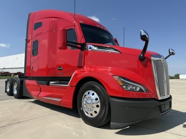 2022 Kenworth T680 Sleeper Trucks