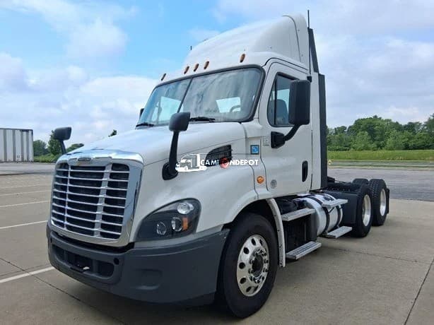 2018 Freightliner CASCADIA 113 Day Cab Trucks