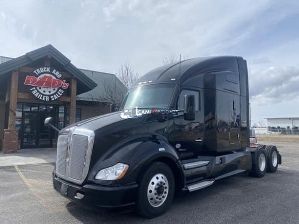 2022 Kenworth T680 Sleeper Trucks