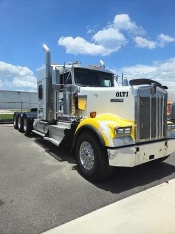 2014 Kenworth W900 Sleeper Trucks