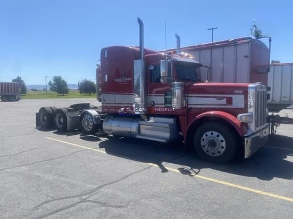 2022 Peterbilt 389 Sleeper Trucks