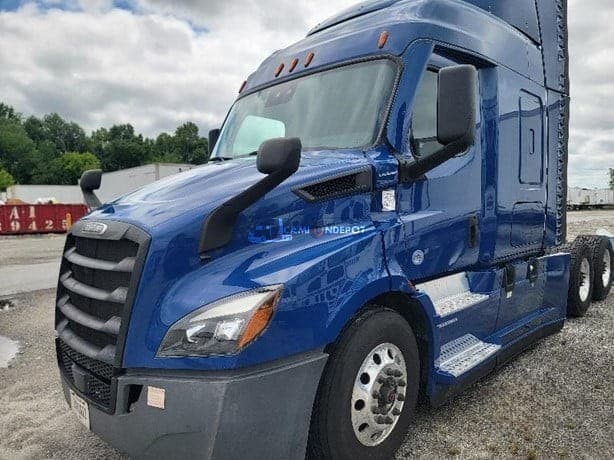 2021 Freightliner CASCADIA 116 Sleeper Trucks