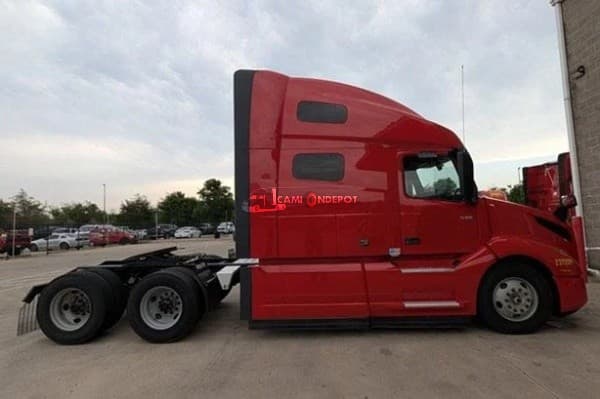 2023 Volvo VNL64T760 Sleeper Trucks