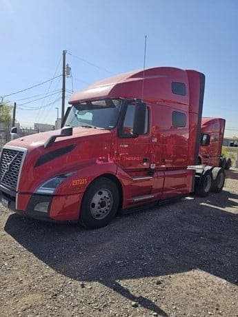 2023 Volvo VNL64T760 Sleeper Trucks