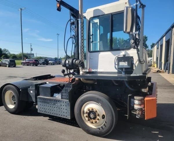 2020 Tico PROSPOTTER Yard Spotter Trucks