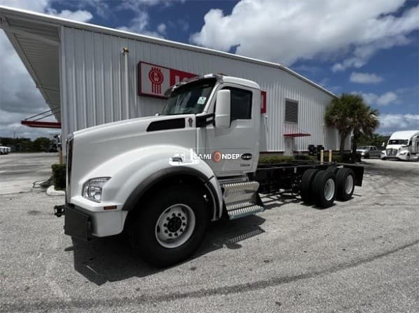 2023 Kenworth T880 Cab & Chassis Trucks