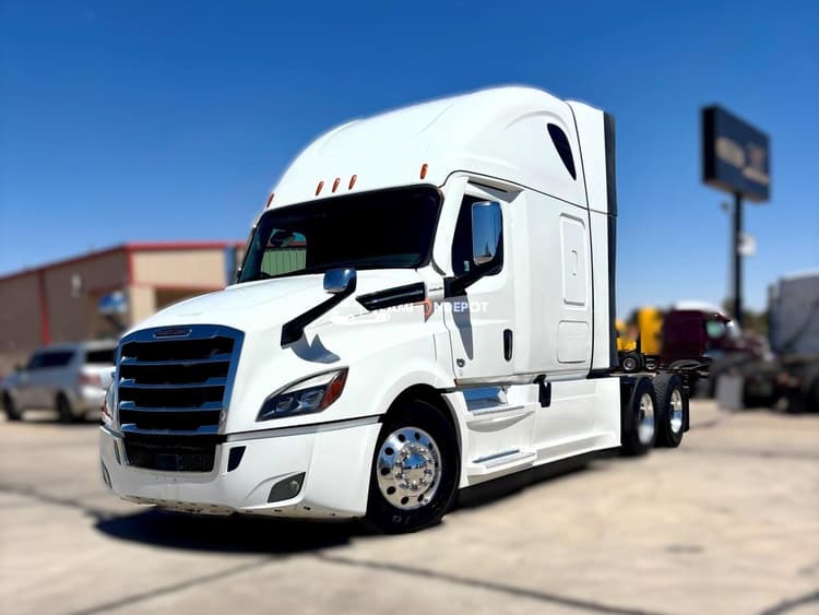 2019 Freightliner Cascadia 126 Sleeper Trucks