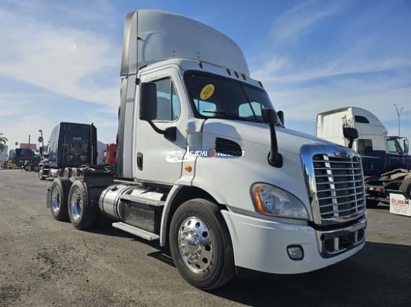 2016 Freightliner CASCADIA 113 Day Cab Trucks
