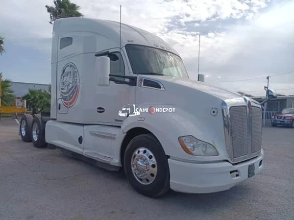 2018 Kenworth T680 Sleeper Trucks