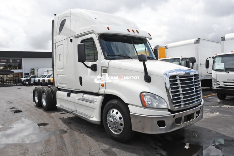 2013 Freightliner CASCADIA 125 Sleeper Trucks