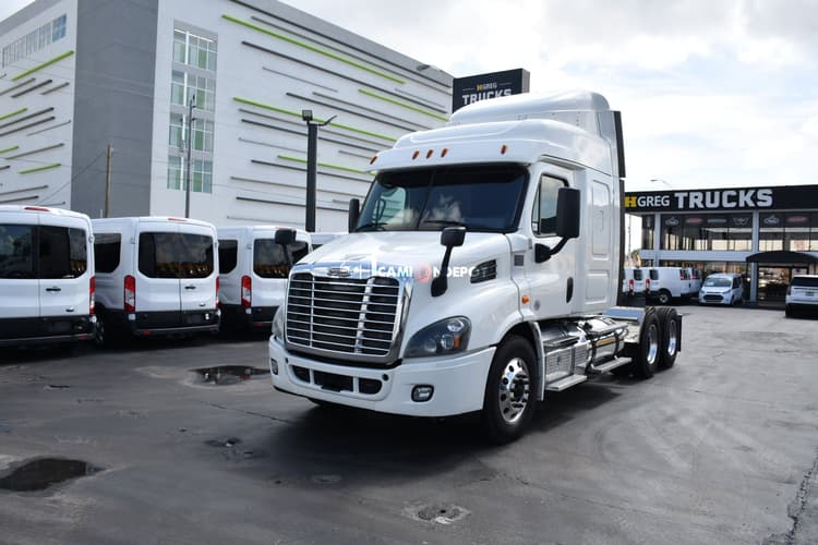2019 Freightliner CASCADIA 113 Sleeper Trucks