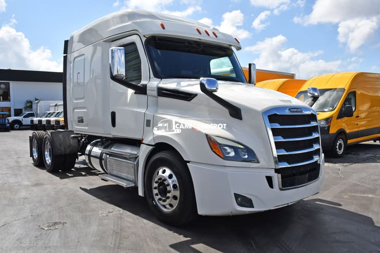 2019 Freightliner  CASCADIA 126 Sleeper Trucks