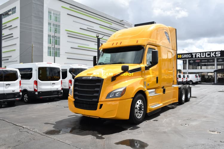 2020 Freightliner CASCADIA 126 Sleeper Trucks