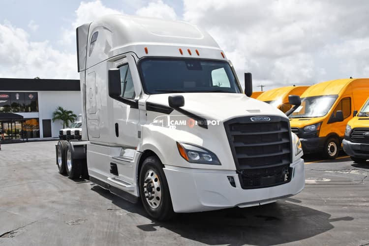 2021 Freightliner CASCADIA 126 Sleeper Trucks