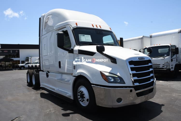 2022 Freightliner CASCADIA 126 Sleeper Trucks