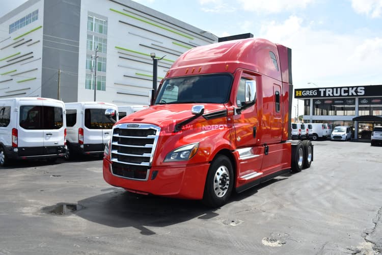 2023 Freightliner CASCADIA 126 Sleeper Trucks