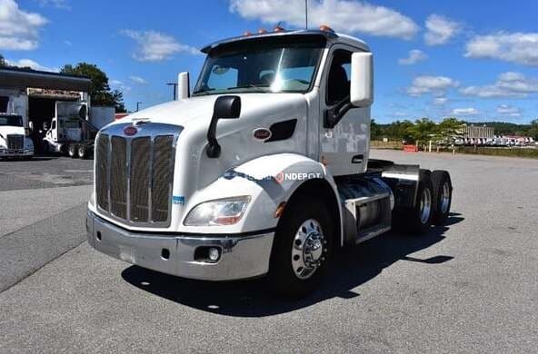 2020 Peterbilt 579 Day Cab Trucks