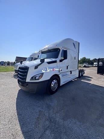 2020 Freightliner  CASCADIA 126 Sleeper Trucks