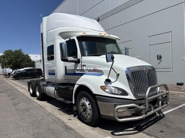 2020 International RH Sleeper Trucks