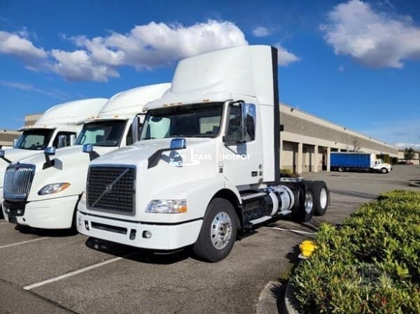 2017 Volvo VNM64T200 Day Cab Trucks