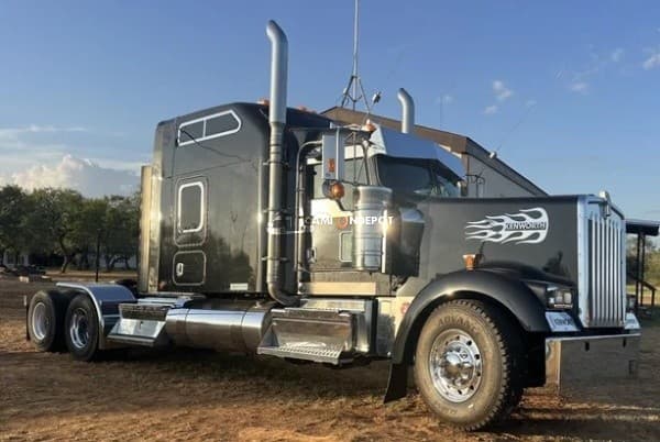 2022 Kenworth W900 Sleeper Trucks