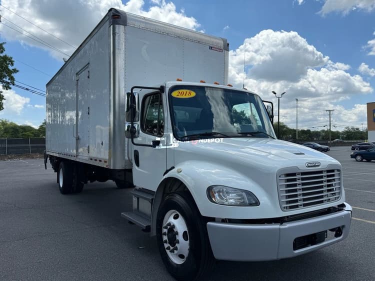 2018 Freightliner M106 Box Trucks