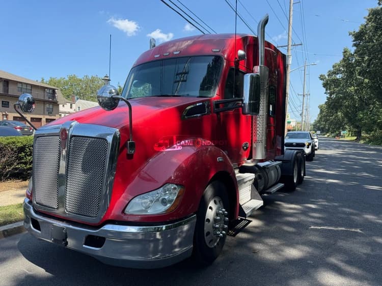 2018 Kenworth T600 Sleeper Trucks