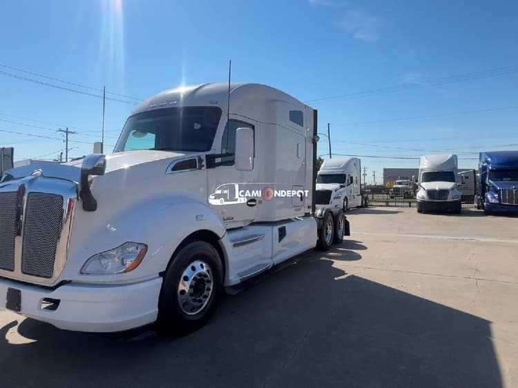 2019 Kenworth T680 Sleeper Trucks