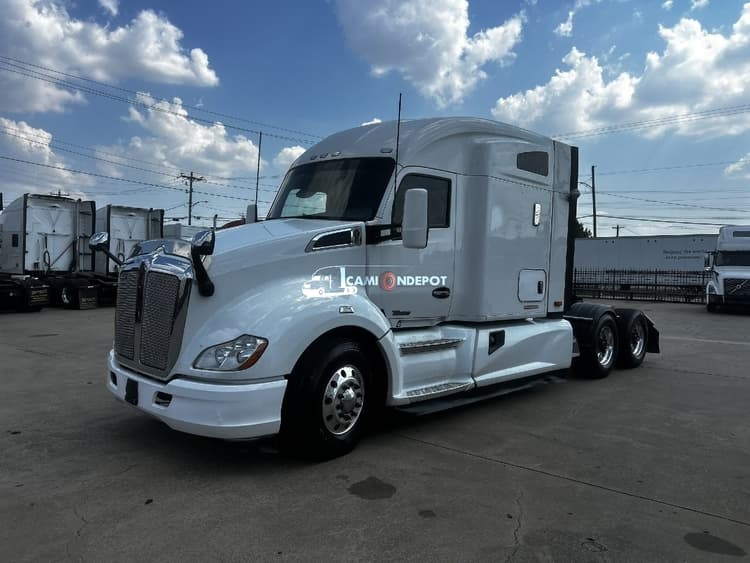 2019 Kenworth T680 Sleeper Trucks