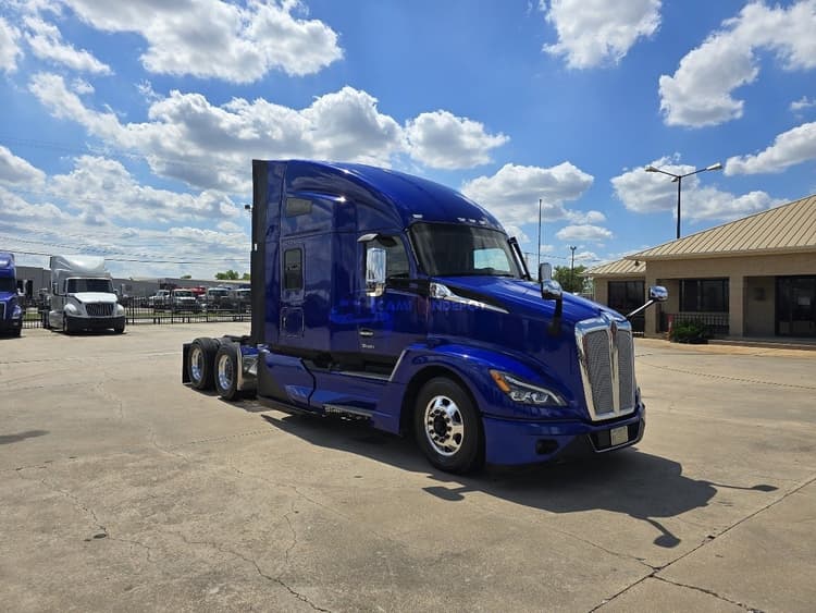 2023 Kenworth T680 Sleeper Trucks