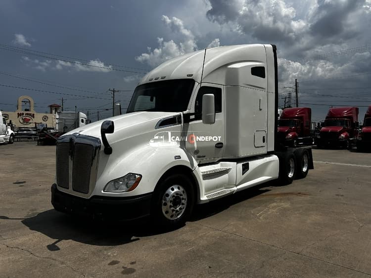2020 Kenworth T680  Sleeper Trucks