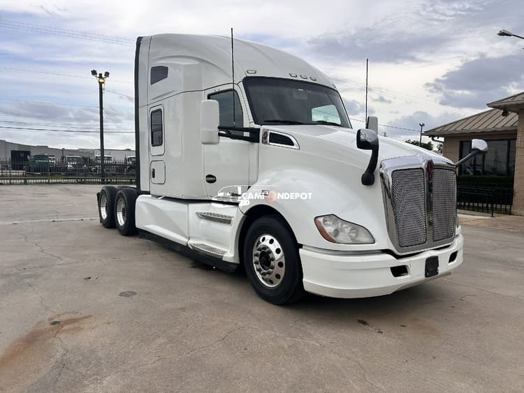 2020 Kenworth T680  Sleeper Trucks