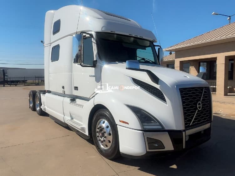 2021 Volvo VNL64T860 Sleeper Trucks