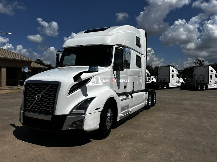2020 Volvo 860 Sleeper Trucks