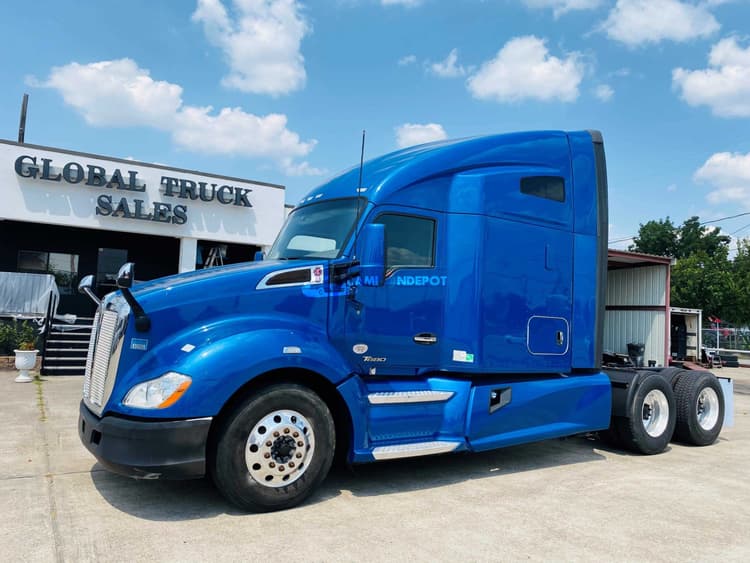 2019 Kenworth T680 Sleeper Trucks