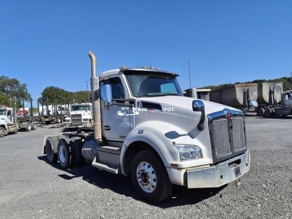 2021 Kenworth T880 Day Cab Trucks
