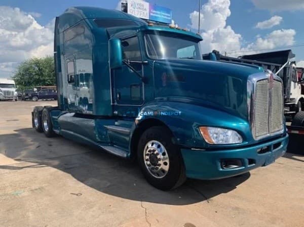 2011 Kenworth T660 Sleeper Trucks