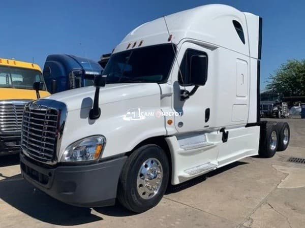 2015 Freightliner CASCADIA 125 Sleeper Trucks