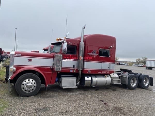 2023 Peterbilt 389 Sleeper Trucks