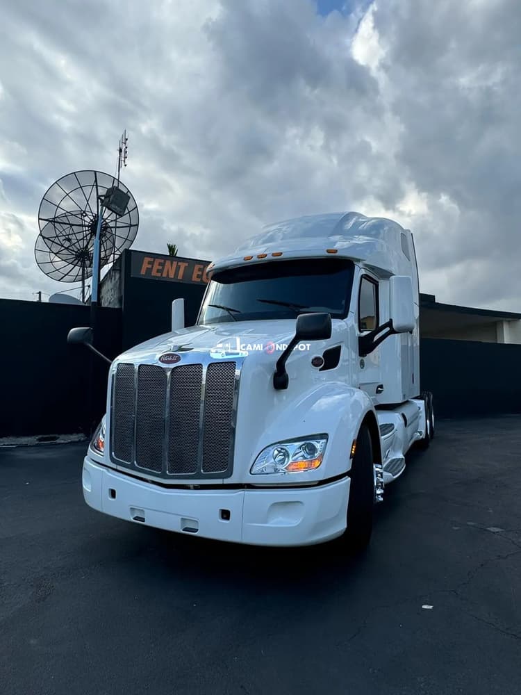 2020 Peterbilt 579 Sleeper Trucks