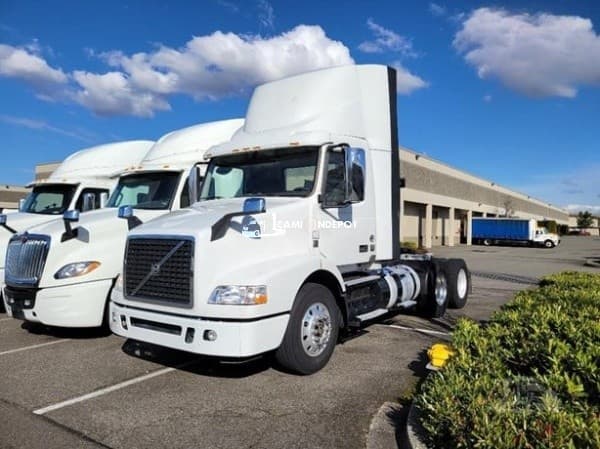 2017 Volvo VNM64T200 Day Cab Trucks