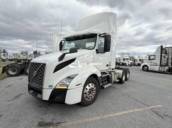 2019 Volvo VNL64T300 Day Cab Trucks