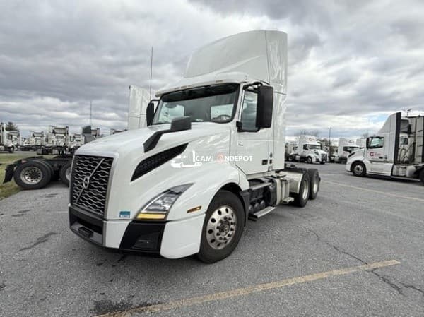 2020 Volvo VNR64T300 Day Cab Trucks
