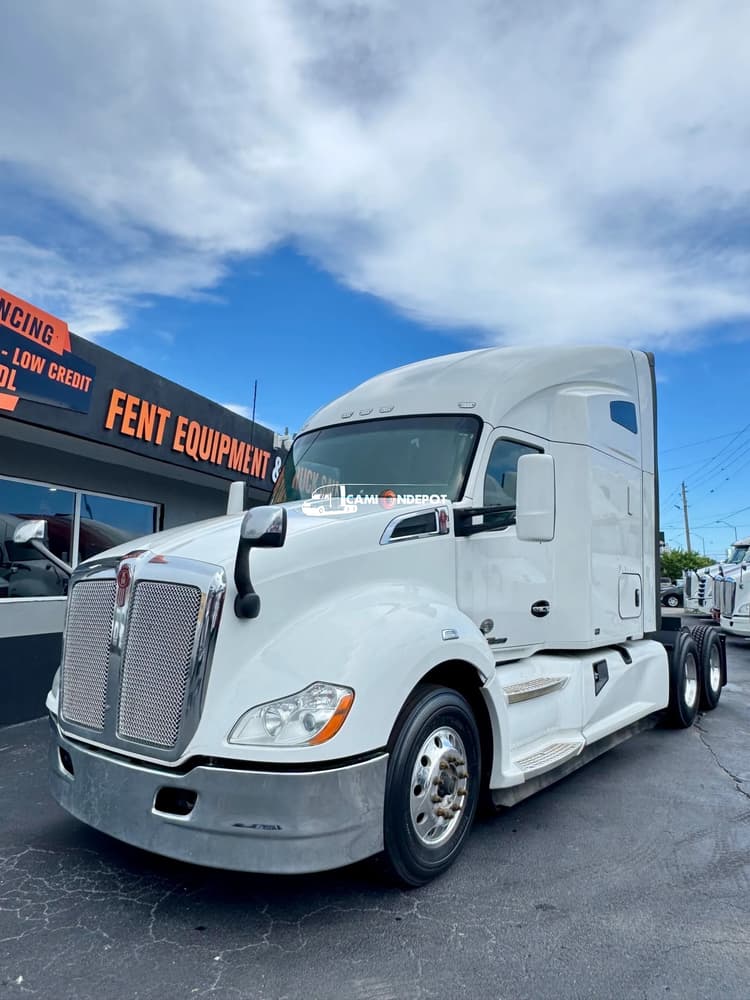 2020 Kenworth T680 Sleeper Trucks
